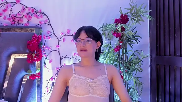 Snapshot of Black_Rose2 chatting on 13, 11, 2025 Black Rose2 online show from 13, 11, 2025