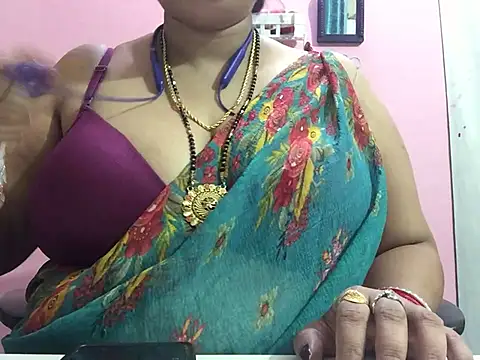 Snapshot of Desi_bhabhiii chatting on 12, 12, 2024 Desi bhabhiii online show from 12, 12, 2024