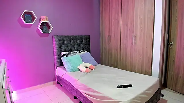 Medelynevans1 online show from 24, 9, 2025