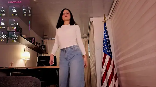 Alice milf  online show from 7, 10, 2025