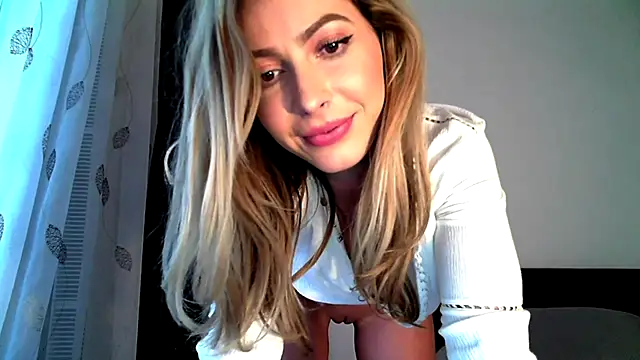 Snapshot of NisaXo chatting on 18, 12, 2024 NisaXo online show from 18, 12, 2024