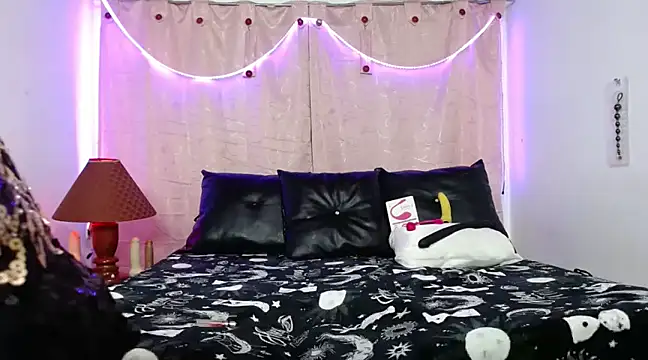 Red Hinata  online show from 12, 2, 2025