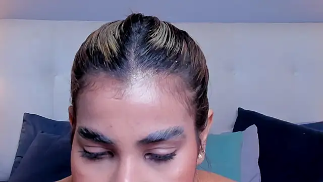 SaraaJhonsonn online show from 11, 2, 2025