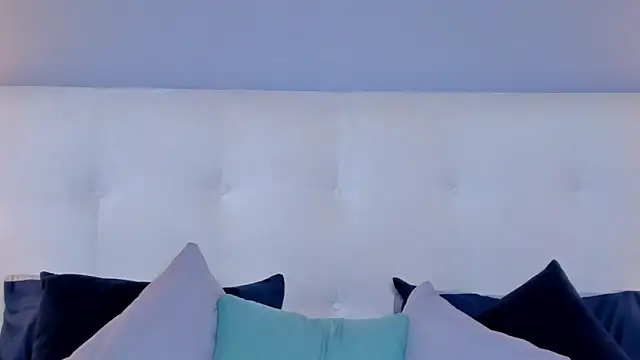 SaraaJhonsonn online show from 12, 2, 2025