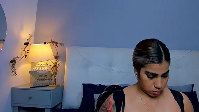 SaraaJhonsonn online show from 2, 12, 2025