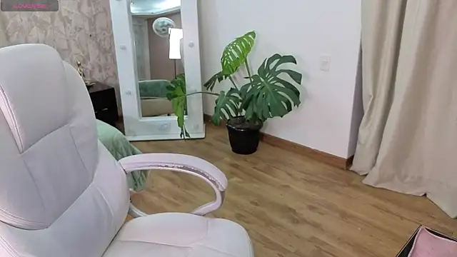 loly marce online show from 24, 11, 2025