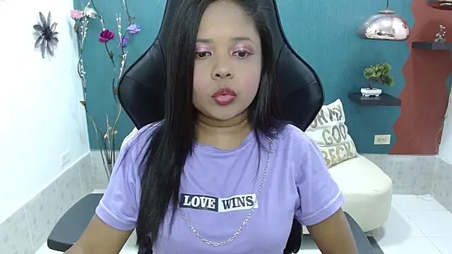 Melikasweetz online show from 5, 3, 2025