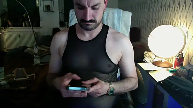 Snapshot of tomz0819 chatting on 11, 6, 2026 tomz0819 online show from 11, 6, 2026