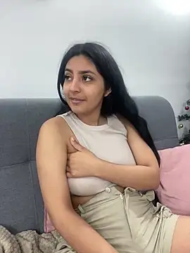 Snapshot of cloe_small chatting on 17, 12, 2024 cloe small online show from 17, 12, 2024