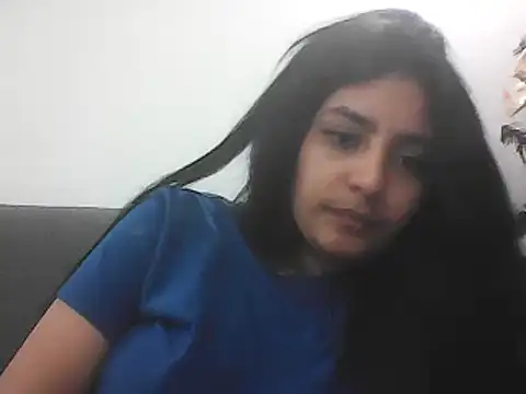 Snapshot of cloe_small chatting on 21, 12, 2024 cloe small online show from 21, 12, 2024
