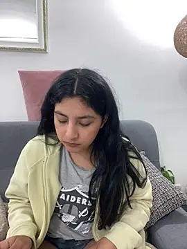 Snapshot of cloe_small chatting on 25, 1, 2025 cloe small online show from 25, 1, 2025