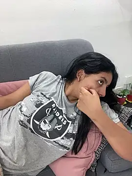 Snapshot of cloe_small chatting on 25, 1, 2025 cloe small online show from 25, 1, 2025