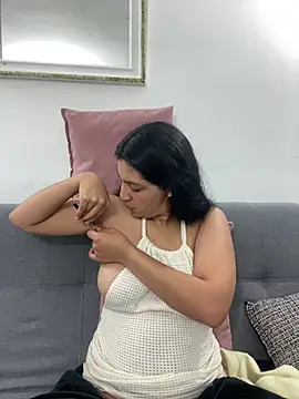 Snapshot of cloe_small chatting on 27, 1, 2025 cloe small online show from 27, 1, 2025