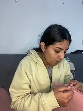 Snapshot of cloe_small chatting on 25, 2, 2025 cloe small online show from 25, 2, 2025