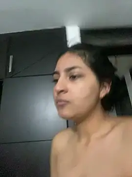 Snapshot of cloe_small chatting on 2, 3, 2025 cloe small online show from 2, 3, 2025