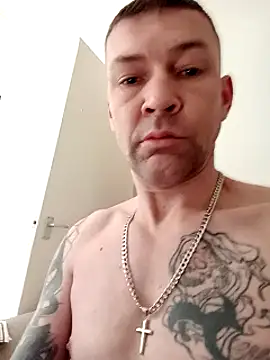 GlAsGoW83 online show from 27, 2, 2025