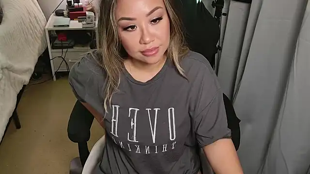 SpikedBella online show from 19, 3, 2025