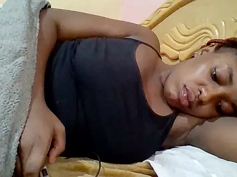 Snapshot of Zara_Twilight chatting on 16, 12, 2025 Zara Twilight online show from 16, 12, 2025