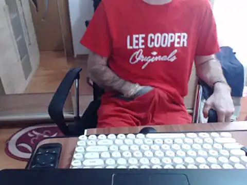 Snapshot of uncutguy01 chatting on 14, 3, 2025 uncutguy01 online show from 14, 3, 2025