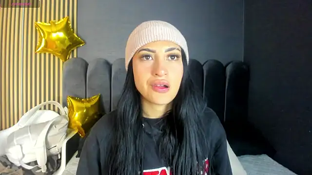 Nicolette ks  online show from 8, 10, 2025