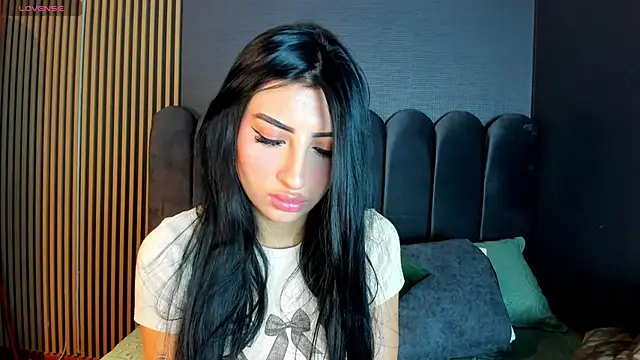 Nicolette ks  online show from 25, 11, 2025