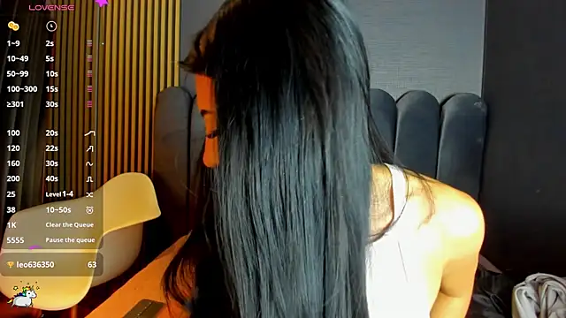 Nicolette ks  online show from 11, 2, 2026