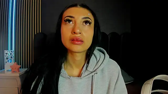 Nicolette ks  online show from 30, 4, 2026