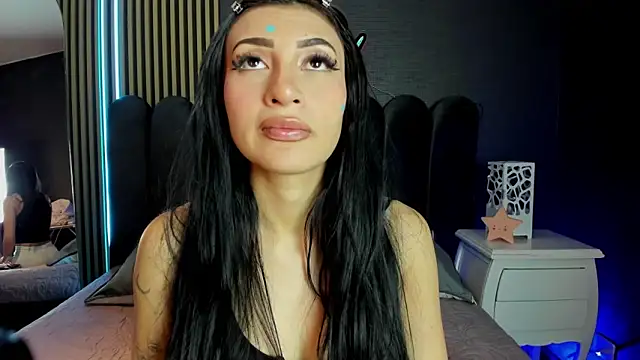 Nicolette ks  online show from 20, 5, 2026