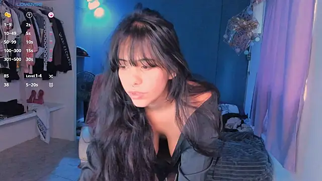 Snapshot of AllisonCatUwU chatting on 8, 12, 2024 AllisonCatUwU online show from 8, 12, 2024