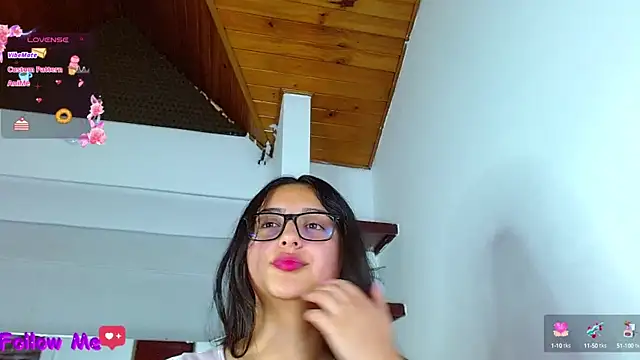 scarlleth  online show from 25, 1, 2025