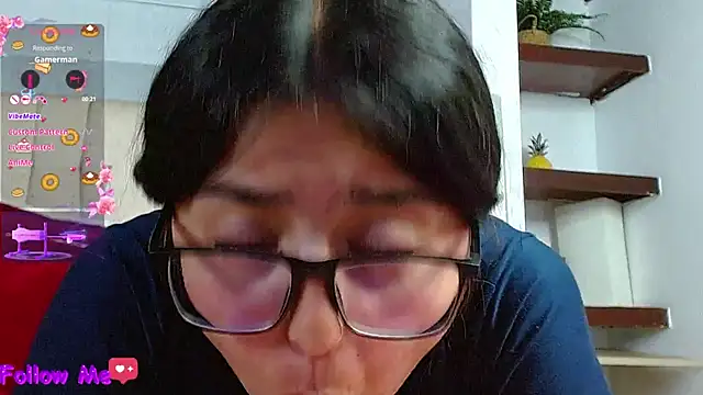 scarlleth  online show from 28, 1, 2025