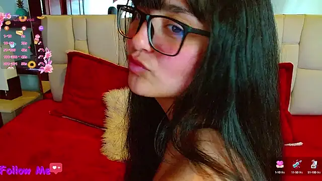 scarlleth  online show from 21, 3, 2025