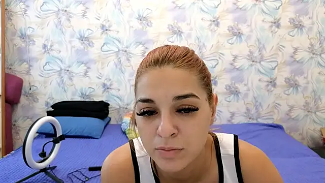 Snapshot of Unforgettable_ket chatting on 8, 12, 2024 Unforgettable ket online show from 8, 12, 2024