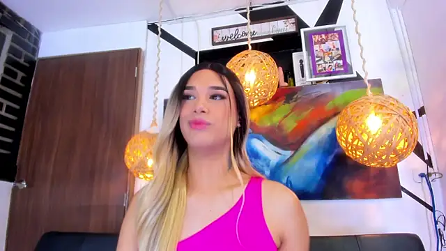 victoria aleia  online show from 9, 10, 2025