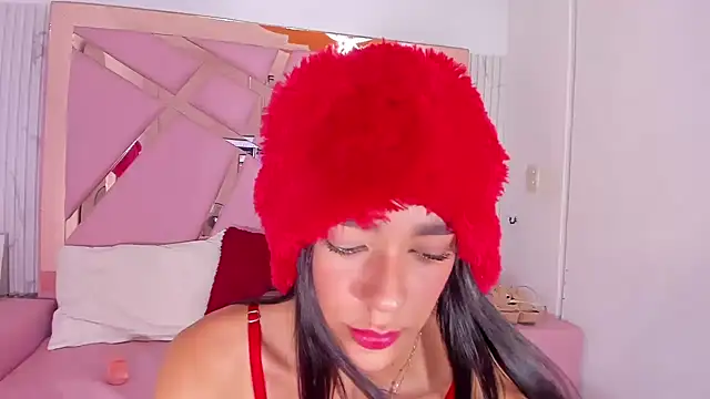EmmyCruzZ online show from 24, 12, 2024