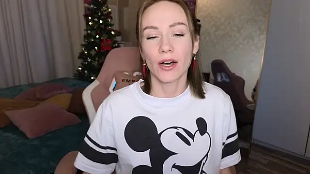 Snapshot of VeronicaRoss chatting on 14, 12, 2024 VeronicaRoss online show from 14, 12, 2024