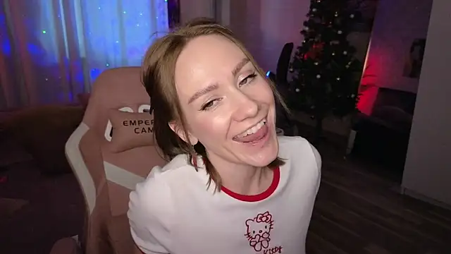 Snapshot of VeronicaRoss chatting on 4, 1, 2025 VeronicaRoss online show from 4, 1, 2025