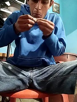 Snapshot of Leonul chatting on 21, 12, 2024 Leonul online show from 21, 12, 2024