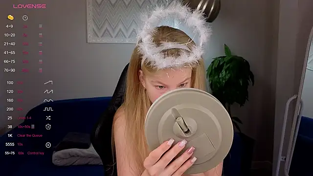 Snapshot of Sarra_Cooper chatting on 23, 1, 2025 Sarra Cooper online show from 23, 1, 2025