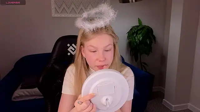 Snapshot of Sarra_Cooper chatting on 13, 2, 2025 Sarra Cooper online show from 13, 2, 2025