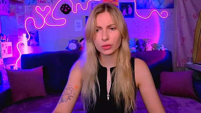 Snapshot of Maria_Hunt chatting on 23, 9, 2025 Maria Hunt online show from 23, 9, 2025