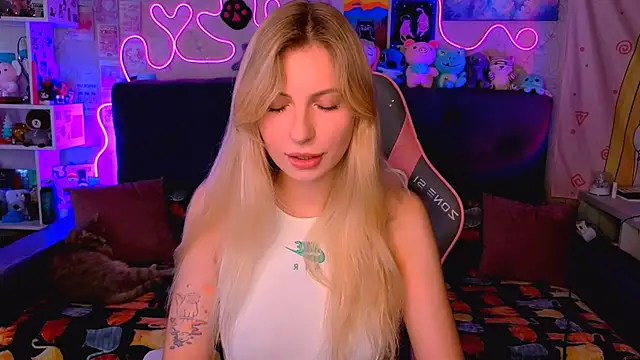 Snapshot of Maria_Hunt chatting on 2, 10, 2025 Maria Hunt online show from 2, 10, 2025