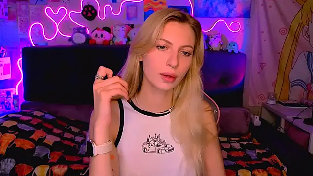 Snapshot of Maria_Hunt chatting on 8, 10, 2025 Maria Hunt online show from 8, 10, 2025