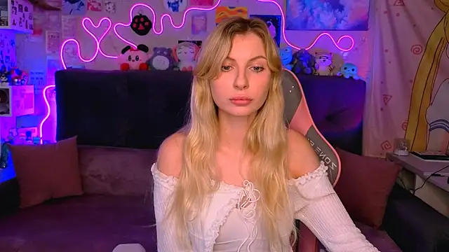 Snapshot of Maria_Hunt chatting on 16, 10, 2025 Maria Hunt online show from 16, 10, 2025