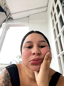 Pretty Isadora online show from 2, 12, 2024