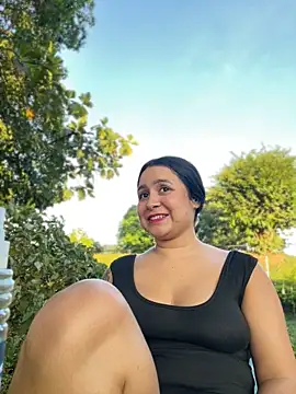 Pretty Isadora online show from 2, 12, 2024