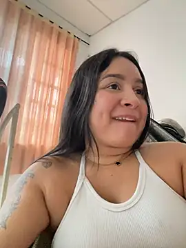 Pretty Isadora online show from 5, 1, 2025