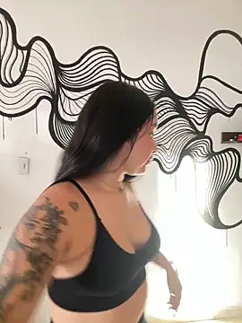 Pretty Isadora online show from 27, 1, 2025