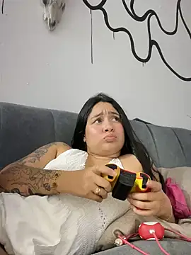 Pretty Isadora online show from 14, 2, 2025