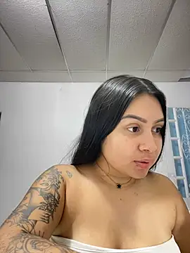 Pretty Isadora online show from 20, 2, 2025